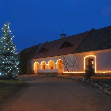 Lejlighed Soerenyes Udvarhaz Penzesgyor