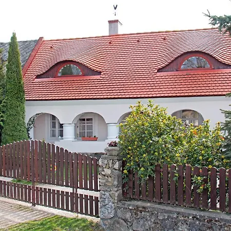 Apartment Soerenyes Udvarhaz *