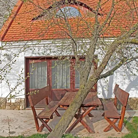 Apartment Soerenyes Udvarhaz *