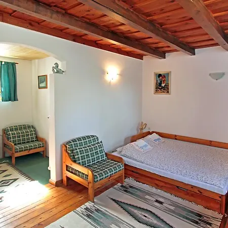 Soerenyes Udvarhaz Pénzesgyőr