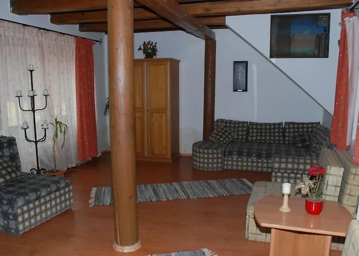 Lejlighed Soerenyes Udvarhaz *