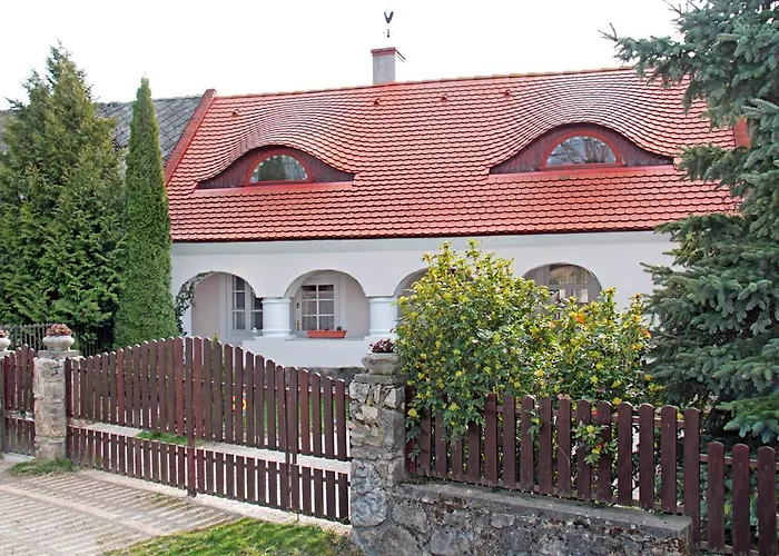 Lejlighed Soerenyes Udvarhaz *