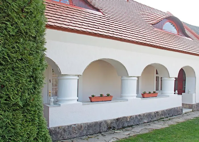 Lejlighed Soerenyes Udvarhaz